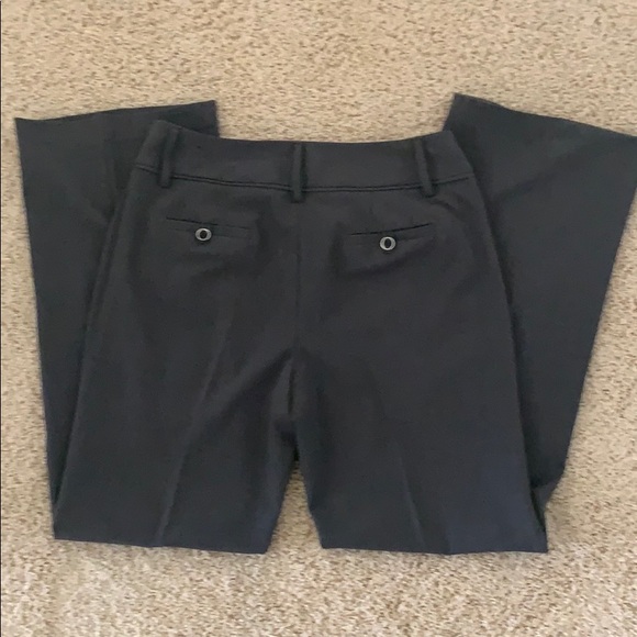 Size 8 Gray Larry Levine Women’s Pants - Picture 2 of 5